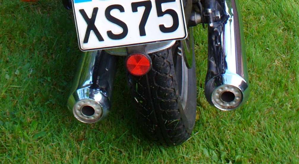 XS750Auspuff.JPG